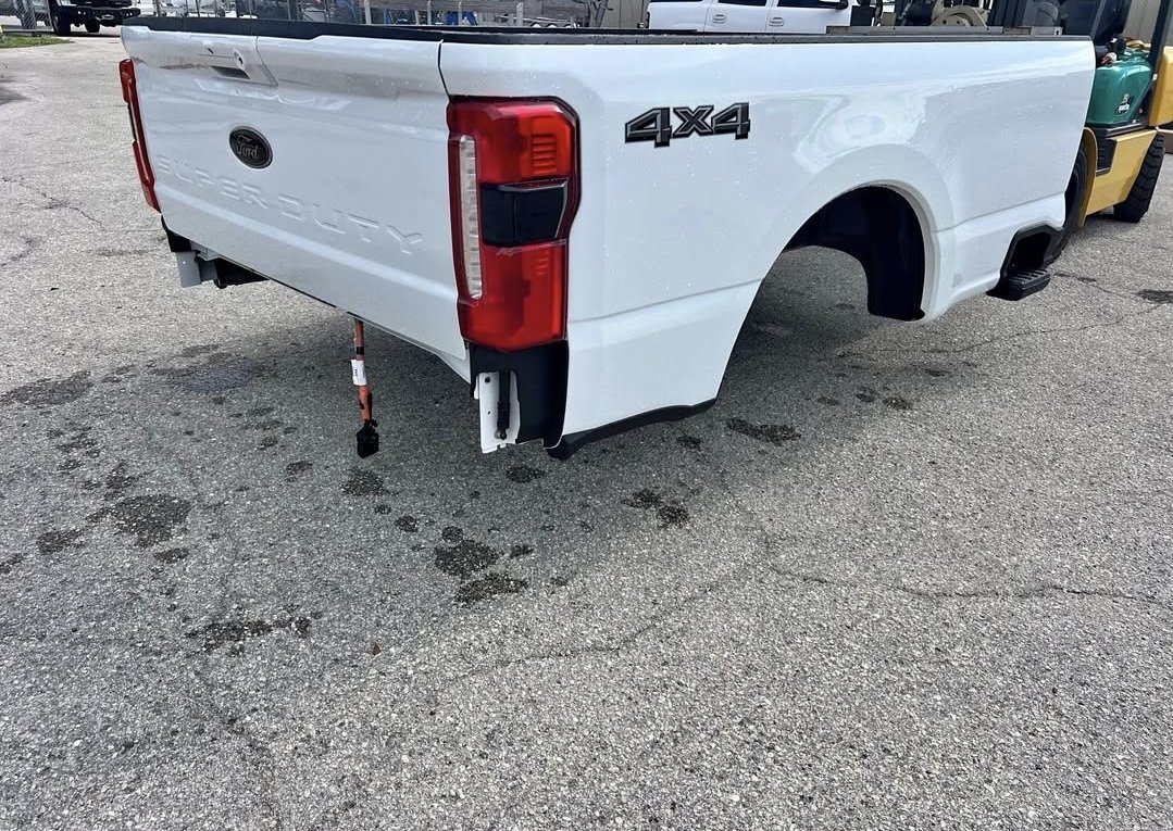 2023–2025 Ford Super Duty 8 ft Truck Bed